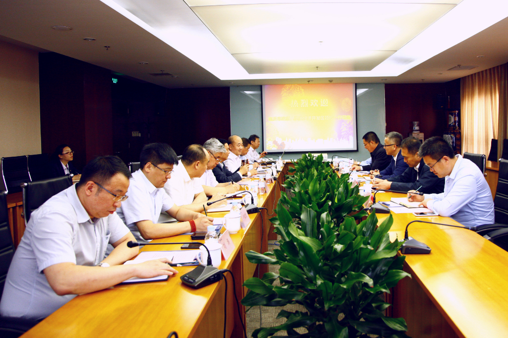 集团公司领导与临沂市政府副秘书长、招商局局长张洪永一行进行会谈