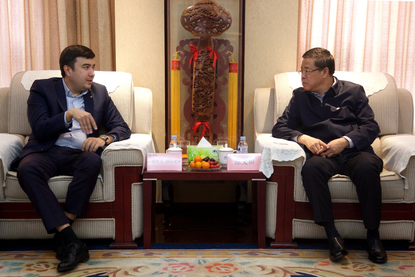 集团公司董事长陈义和会见哈萨克斯坦国家主权基金驻华首席代表并举行座谈